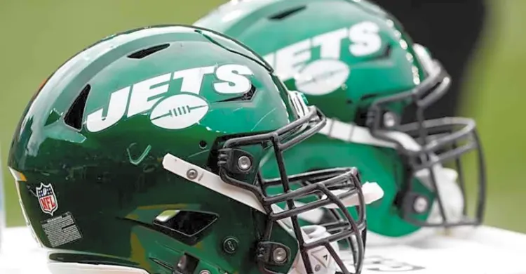 Jets Predicted To Cut Super Bowl Champ, Polarizing WR
