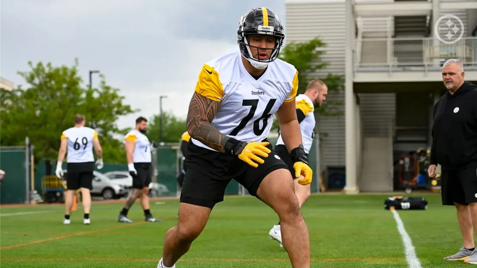 Steelers' Troy Fautanu gets the better of T.J. Watt in first padded practice at camp