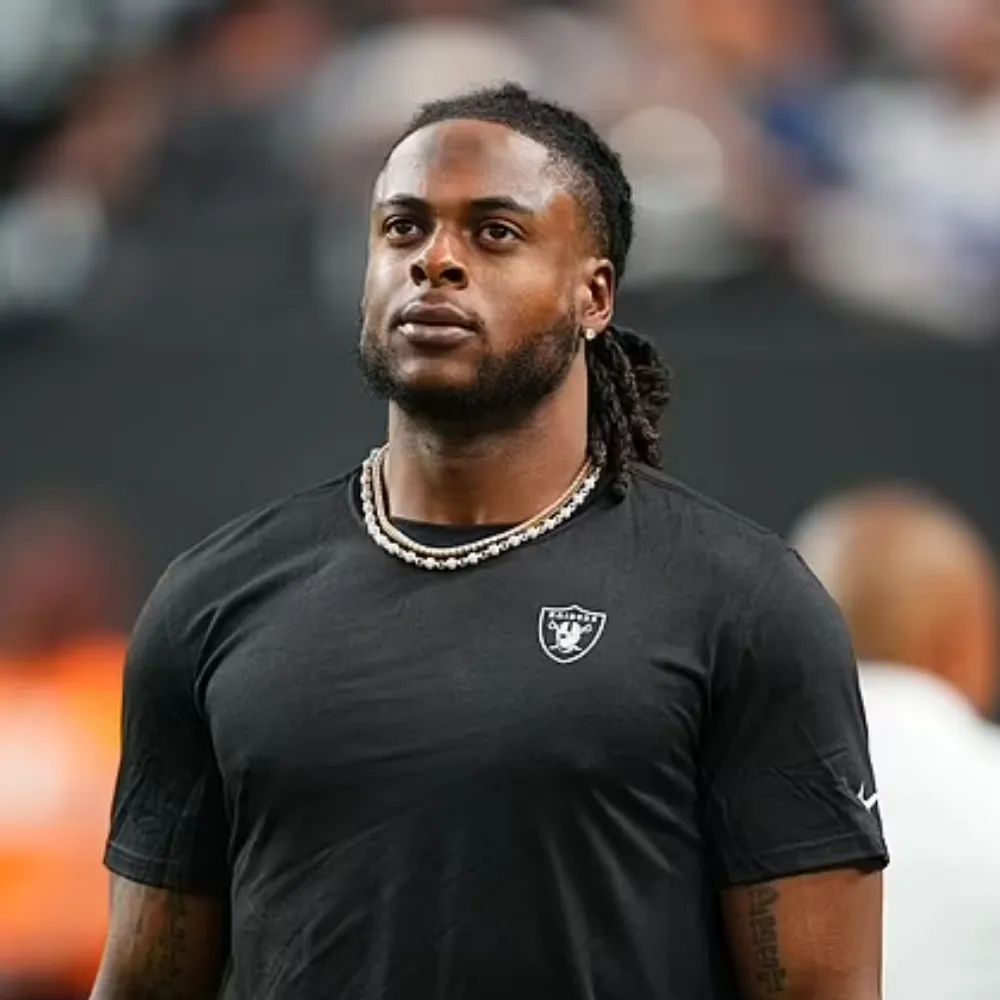 ‘We were all miserable over there’ — Davante Adams takes fresh swipe at Raiders’ ‘dark cloud’ culture while praising Jimmy Garoppolo just months after signing off on his benching - suong