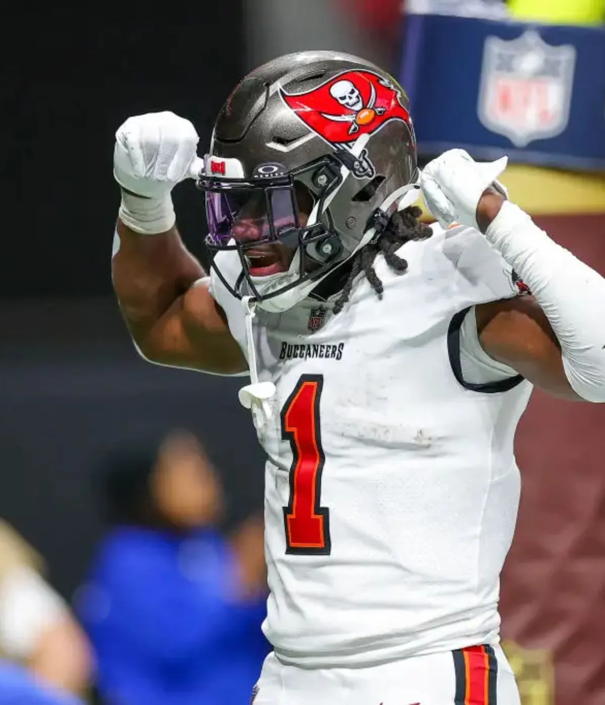 Proposed 3-Team Trade Sees Bucs Send Dual-Threat RB to Chicago