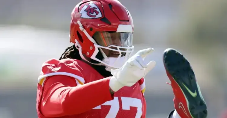 Ex Chiefs Tackle Signs With NFC East Contenders