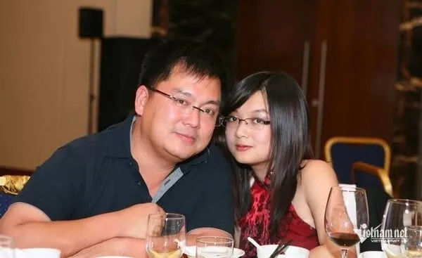 Ái nữ của ông Hoàng Nam Tiến từ Mỹ về chịu tang cha: "Bố nói với tôi đi học không được điểm 10 cũng không ch;e;t được" 