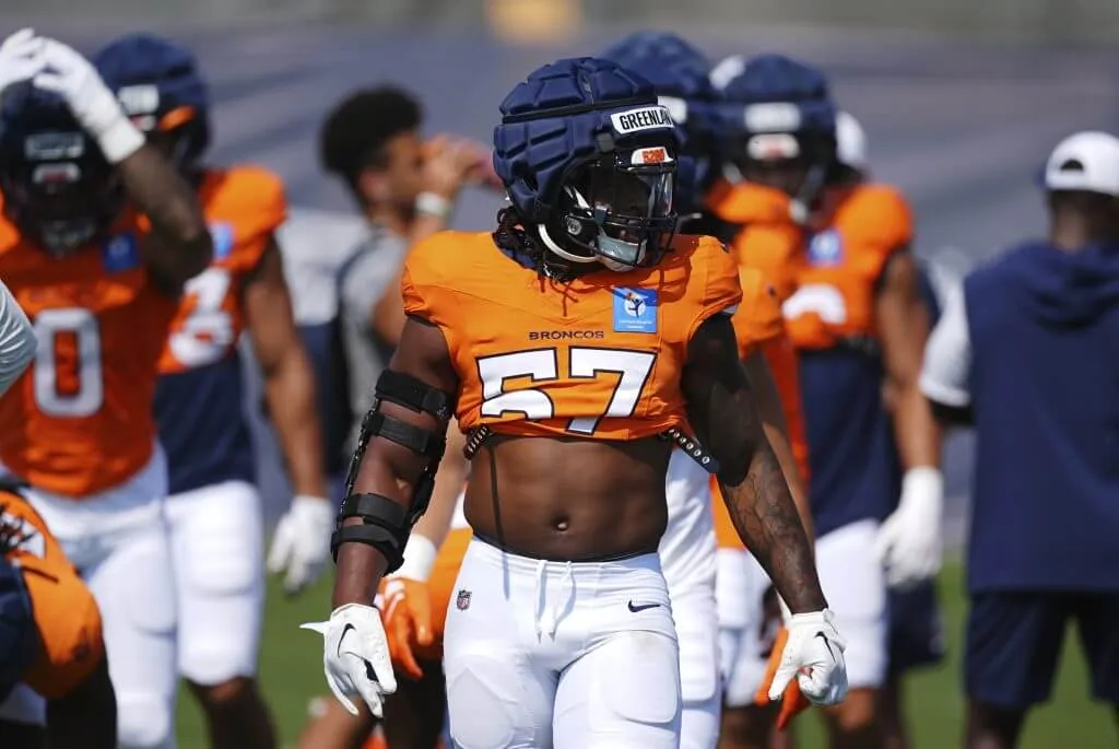 Broncos Give Update on Dre Greenlaw After ILB Exits Practice