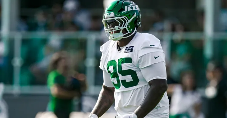 New York Jets All-Pro Defensive Player Leaves Practice After Tweaking Calf
