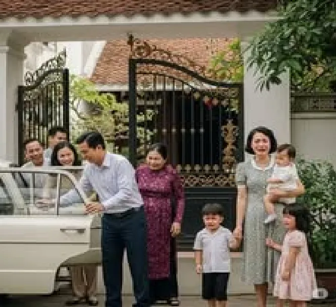 Chồng đưa cả nhà chồng đi ăn nhà hàng hải sản, bắt vợ ở nhà trông con rồi trông thêm cả cháu, cô vợ không đòi hỏi chỉ lẳng lặng ôm con quay vào nhà