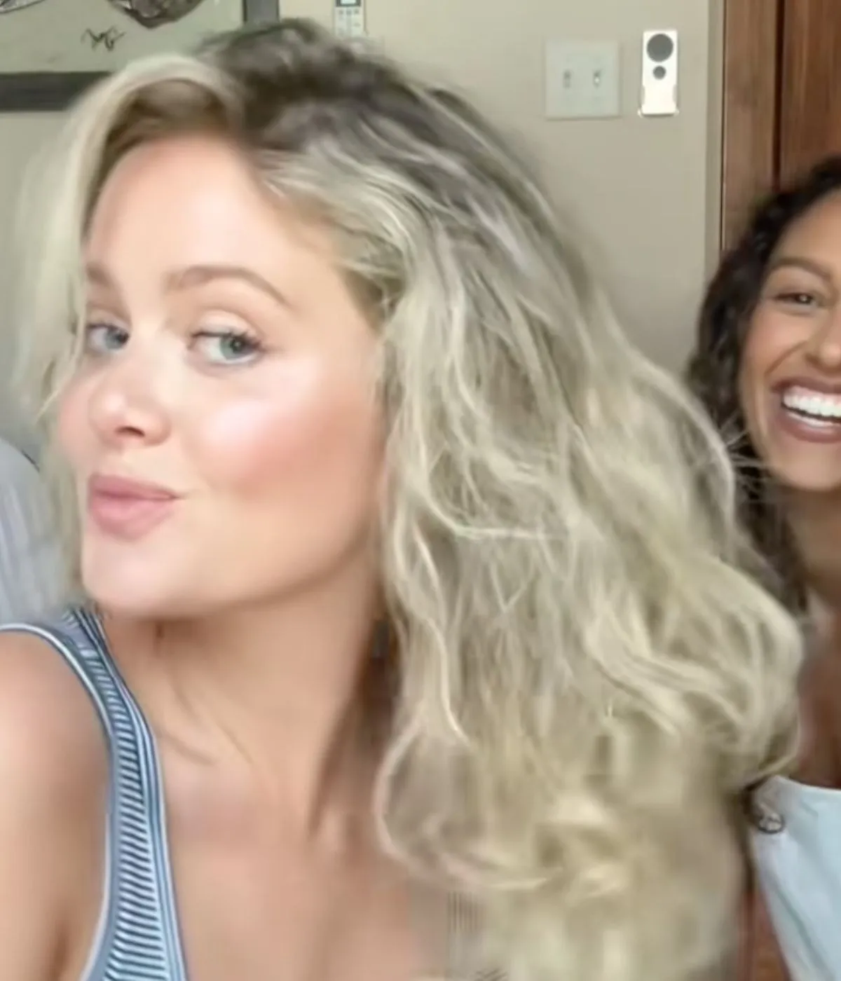 Serena Pitt Helps Hannah Godwin Discover Her Wavy Hair in Cute Video: ‘You Definitely Have Curls!’
