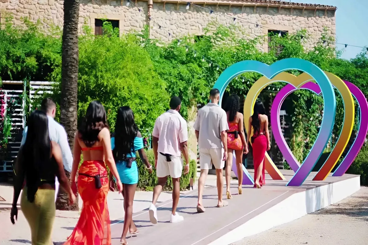 Shock as Love Island couple expected to make final are DUMPED by axed stars – and miss out on £50k ngocc