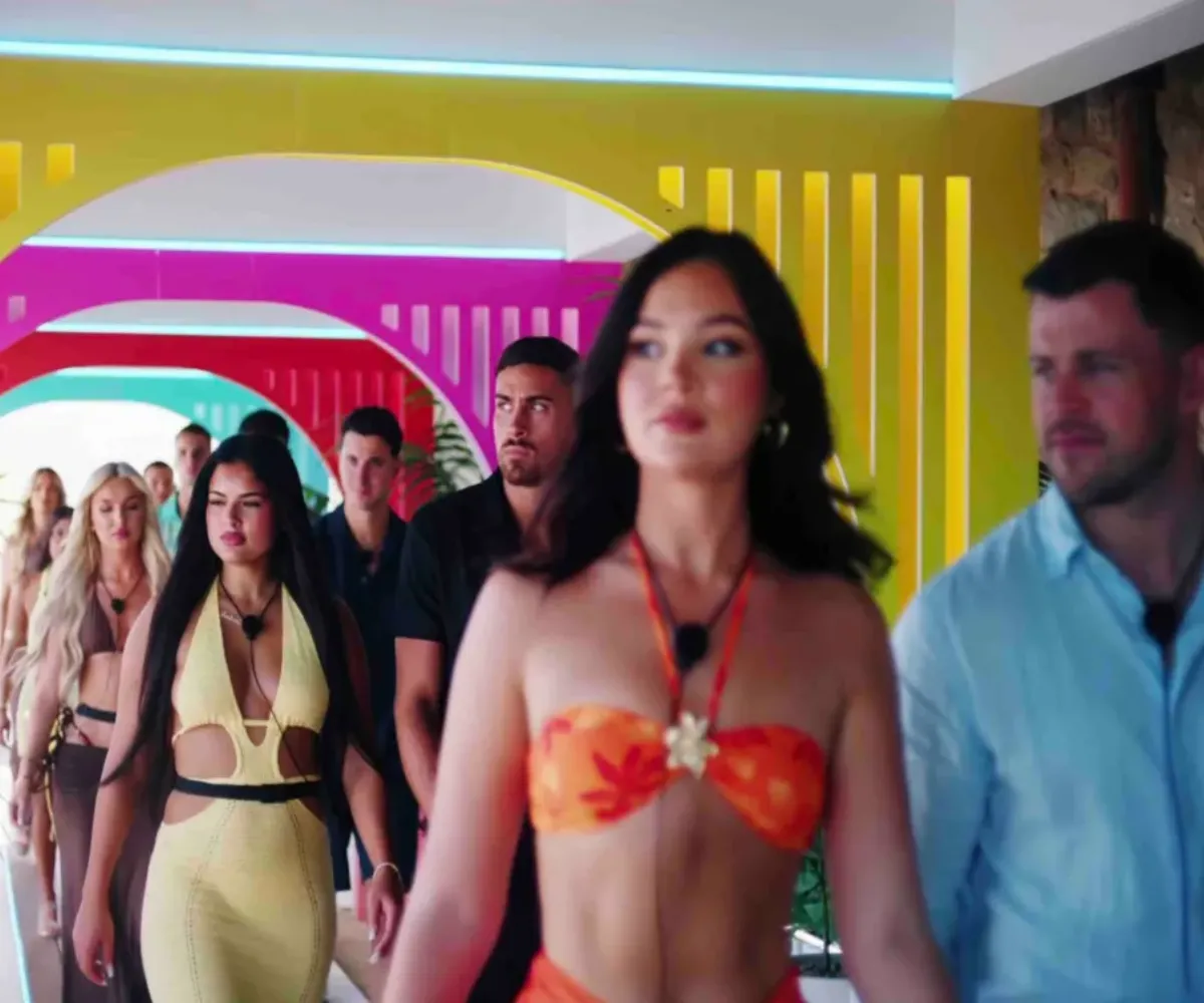 ‘So bloody rigged it’s not even funny’ — Love Island viewers erupt over shock twist as ex-Islanders return to vote off a couple just days before the final… and panic grows that a fan favourite could be dumped in a move branded ‘manipulated’ - suong