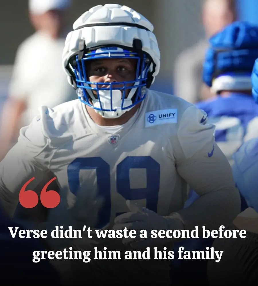 Rams fans get excited after ripped Aaron Donald shows up at training camp.