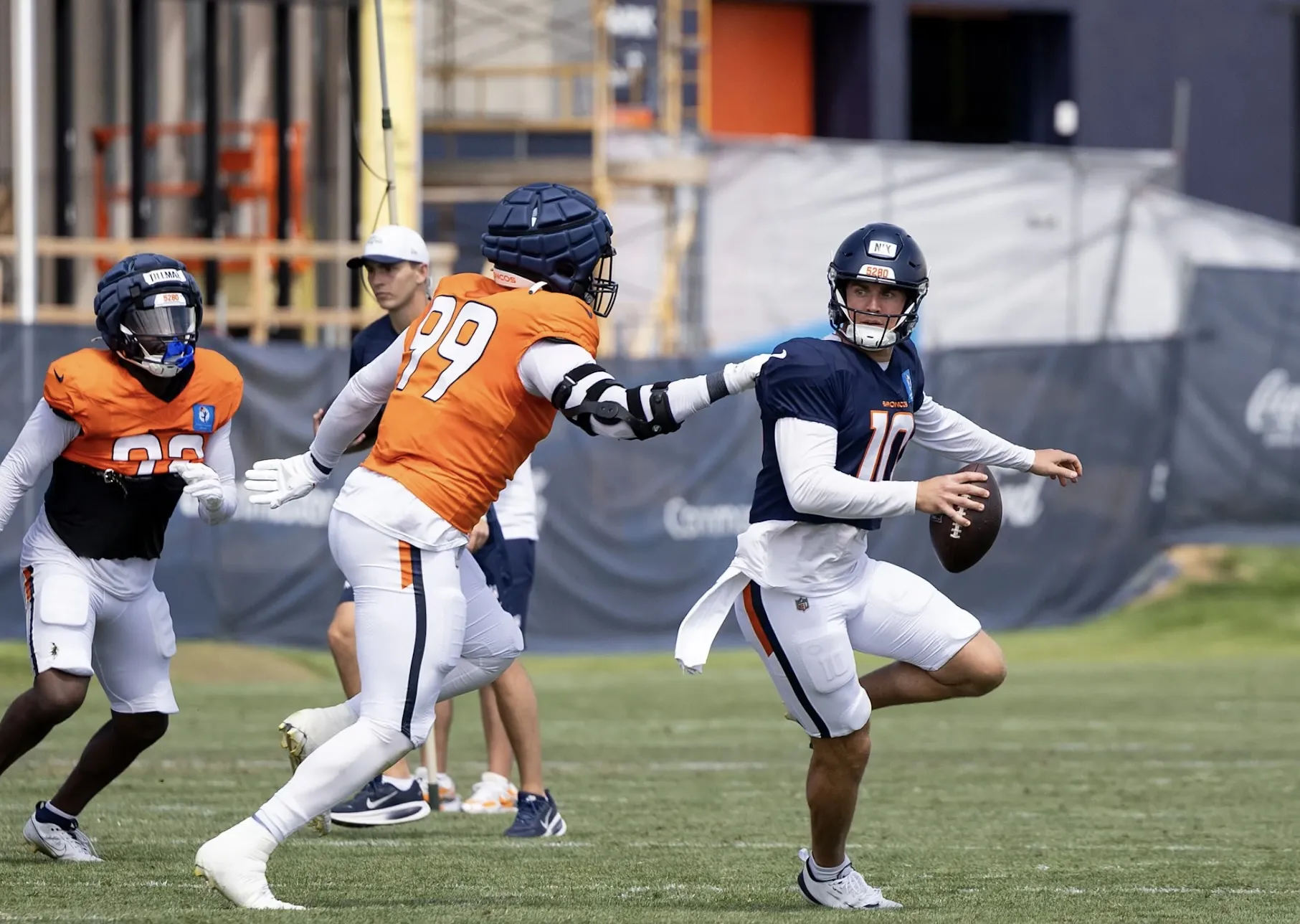 Broncos DE Zach Allen’s immediate message after $102 million contract extension