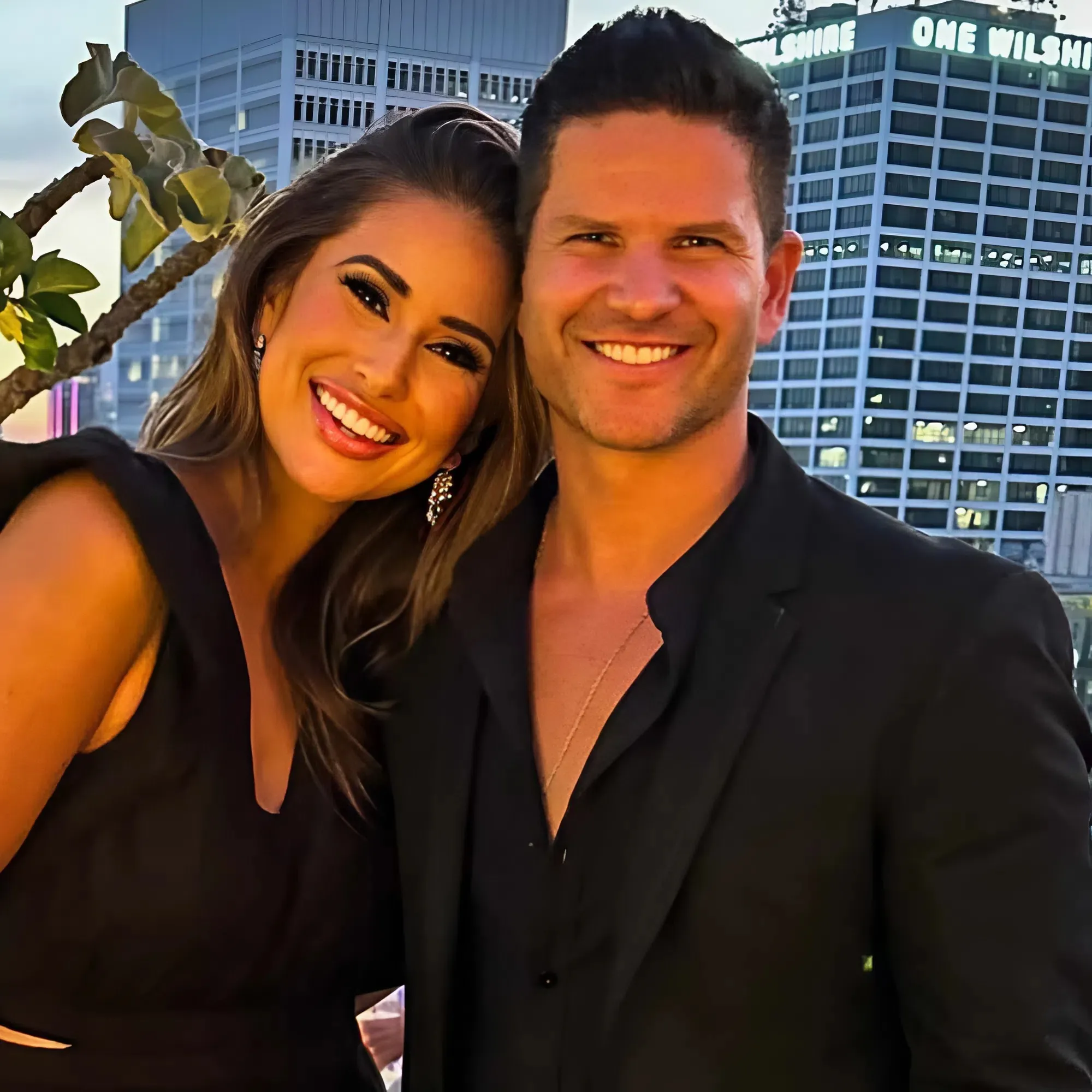 "The Valley’s Drama: Daniel Booko and Nia Sanchez Suddenly Leave the $1.3 Million House After 9 Months of Owning It, Revealing the Inside of the $2.7 Million Villa With the Most Luxurious Equipment!"