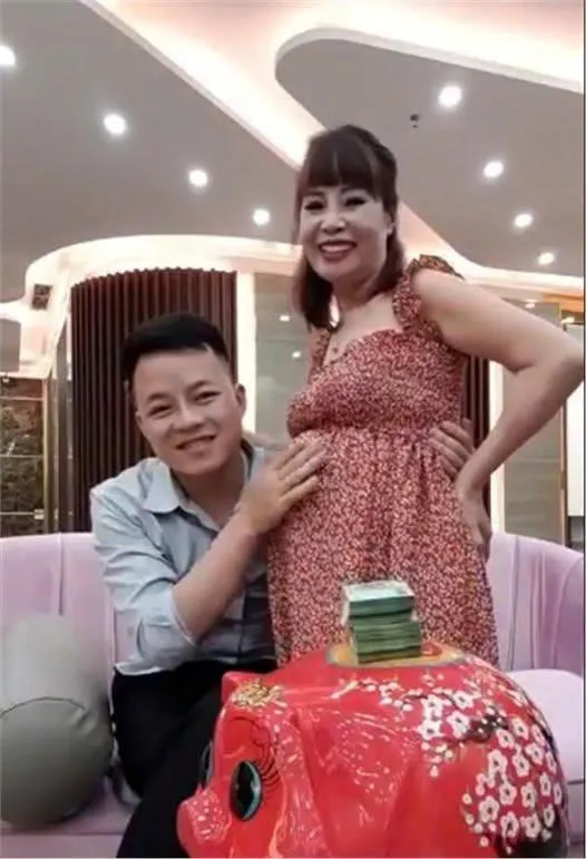 Tôi 32 tu:;ổi nhưng may mắn lấy được vợ 68t nhiều tiền lại còn m:-;ê m:ệt mình, tôi luôn có cách dỗ vợ nhiều người phải ‘bái sư’ học hỏi