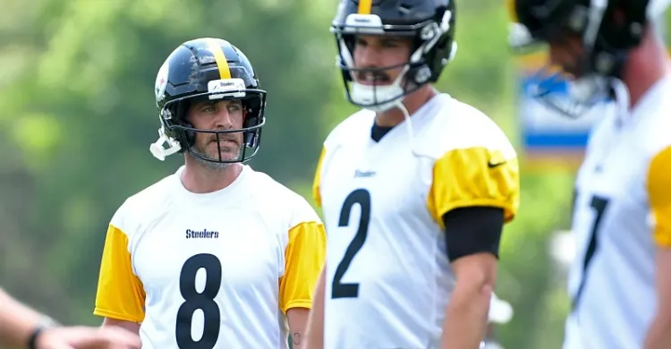 Steelers' Mason Rudolph Got Called Out For 'Glazing' Aaron Rodgers In Hilarious Fashion-copy