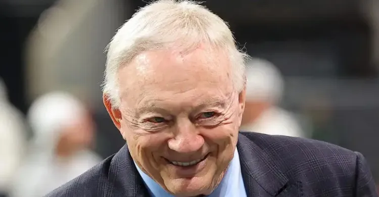 Cowboys Cut Ties With 6-Foot-8 Vet & Sign Super Bowl Champ Days Before Preseason