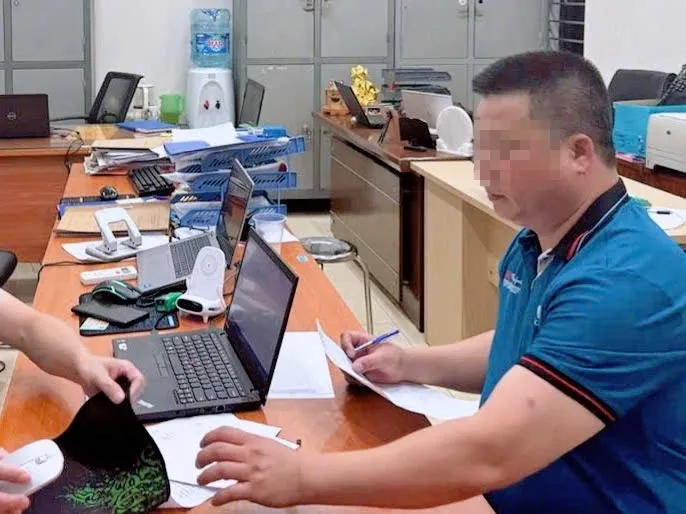 CA đã tìm ra người đàn ông rút chìa khóa xe khách khiến 40 hành khách đứng dưới nắng to cả tiếng đồng hồ