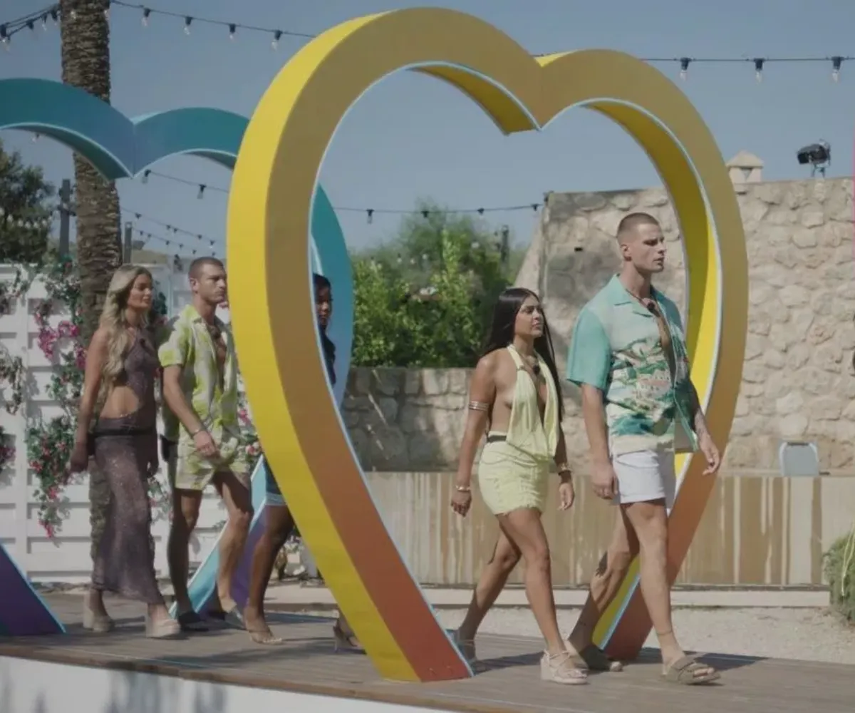 Love Island winners ‘all but confirmed’ by latest betting odds as fans claim they’ve already worked out shock bottom two couples set to face brutal dumping twist in the penultimate episode before the grand live final - suong