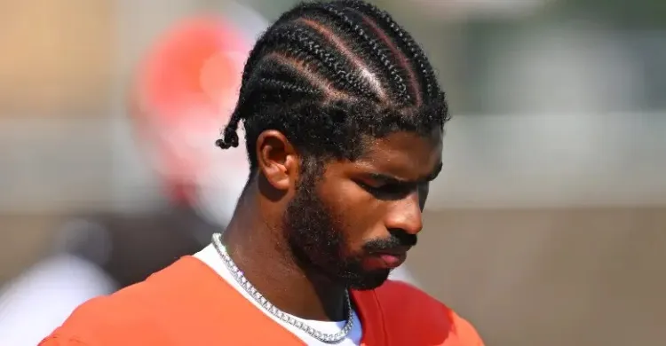 Browns Pitch Ships Shedeur Sanders to NFC After Ex-NFL QB Suggests Trade Imminent
