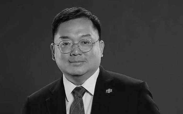 Tâm thư của con trai ông Hoàng Nam Tiến khiến trái tim ngàn người ngh;ẹ;n lại: ‘Con chỉ mong đổi được 10 năm tuổi thọ cho 1 năm ba con thôi’