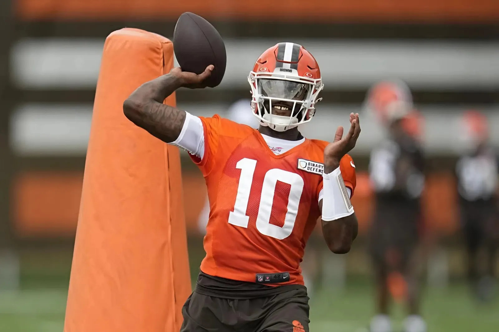 Browns Sign Pro Bowl QB Just Days Before Preseason Opener