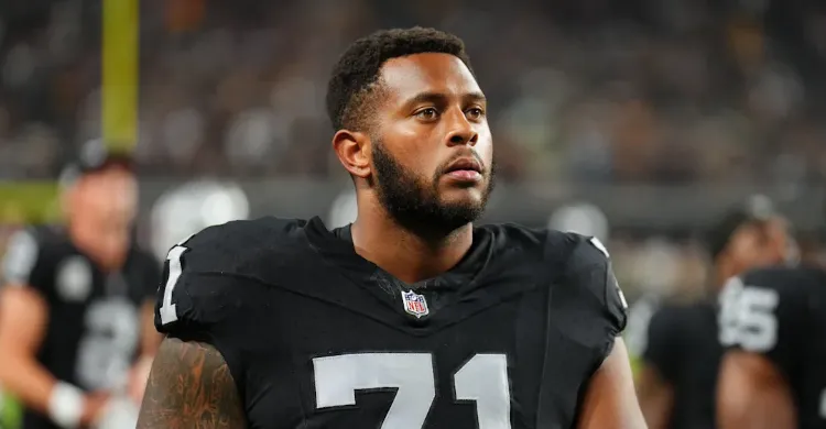 Lions sign veteran offensive lineman Justin Herron to strengthen trenches