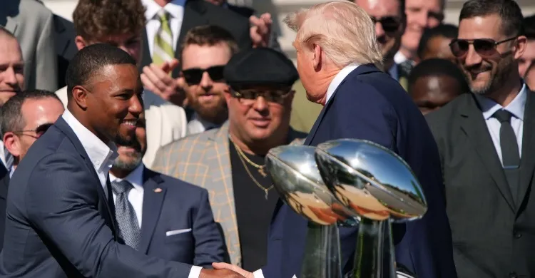 Saquon Snubs President’s “Job” Offer; Trump’s Response: You’re Hired! Saquon Snubs President’s “Job” Offer; Trump’s Response: You’re Hired!