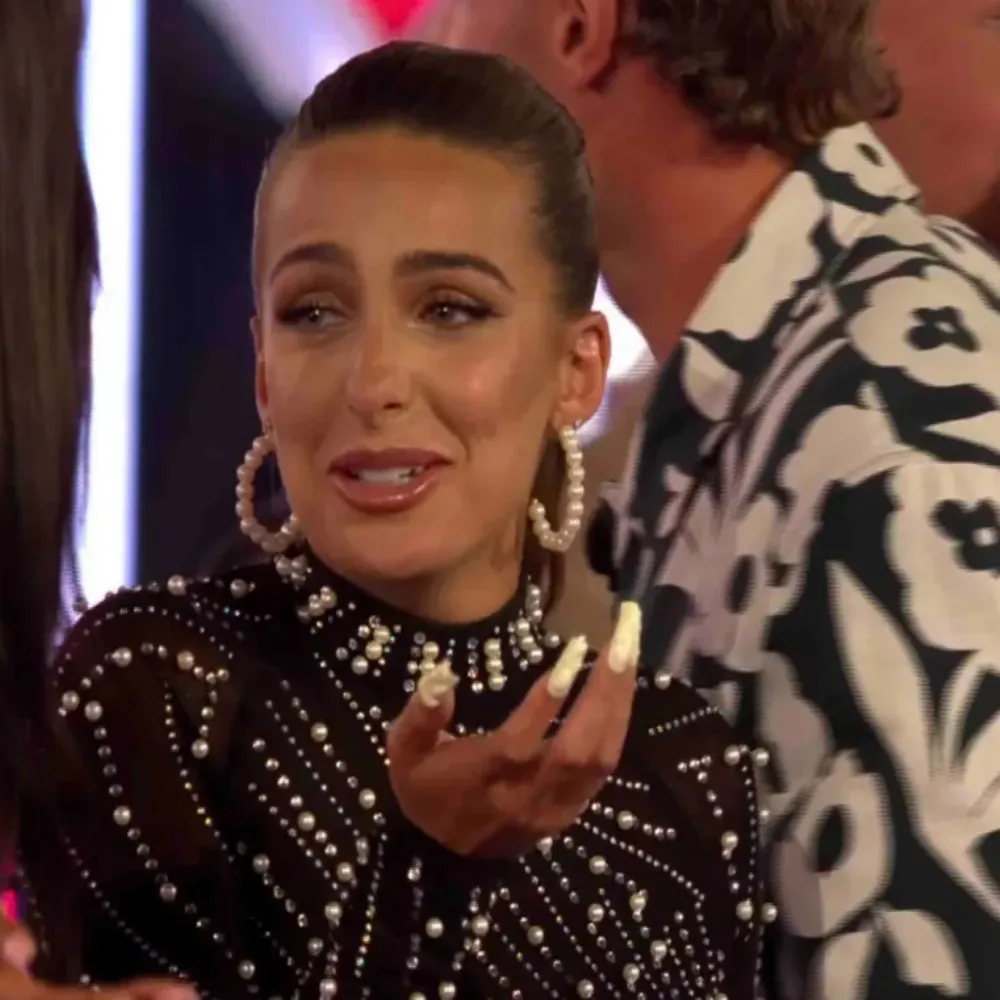 History‑making Love Island winner ‘lined up for her own ITV spin‑off show’ just days after being crowned — as insiders reveal bosses were blown away by her sharp one‑liners, larger‑than‑life personality and plan to follow... - suong