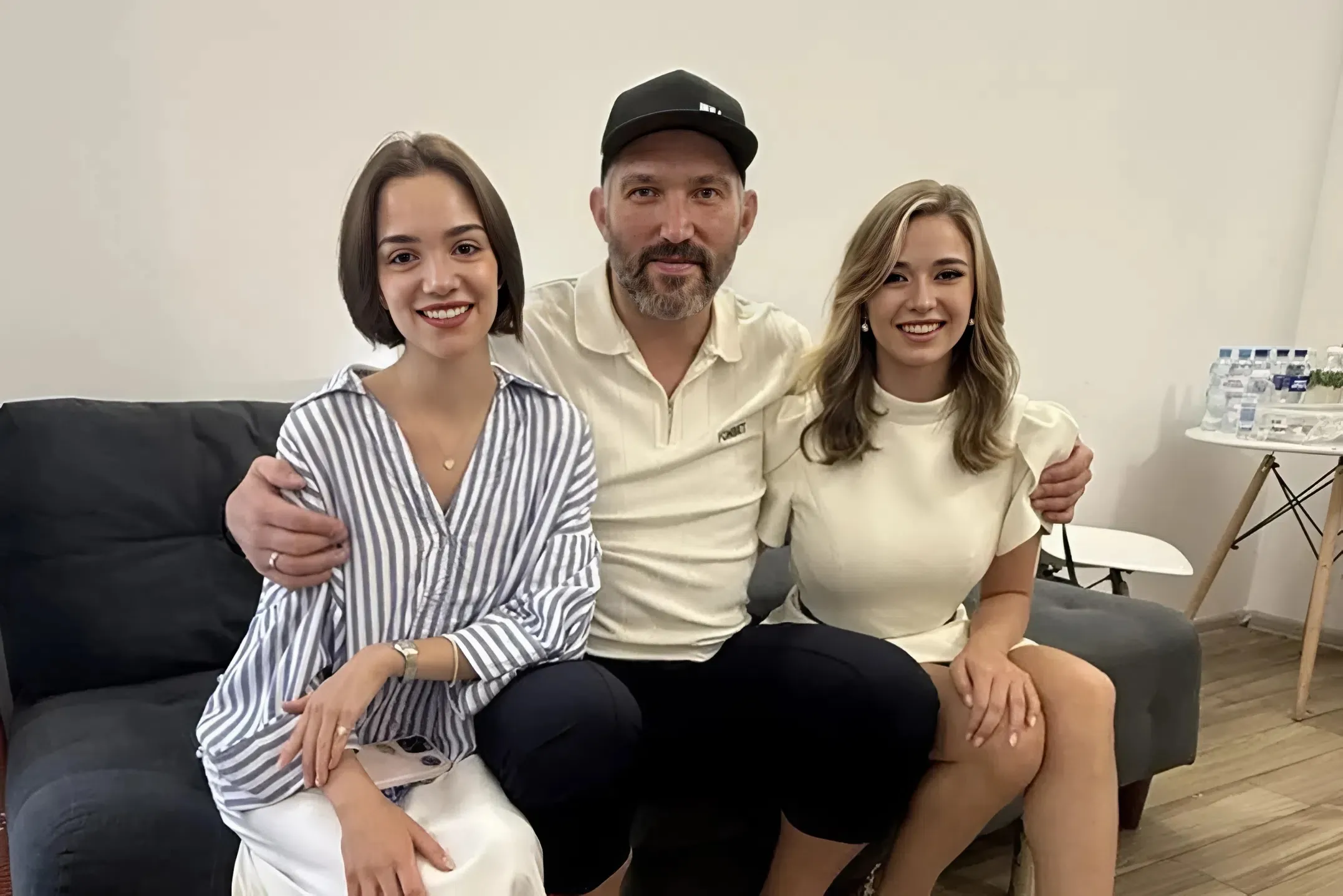 Alex Ovechkin Meets Russian Olympic Figure Skaters Evgenia Medvedeva and Kamilia Valieva: ‘Icons of Hard Work and Achievement’ trucc