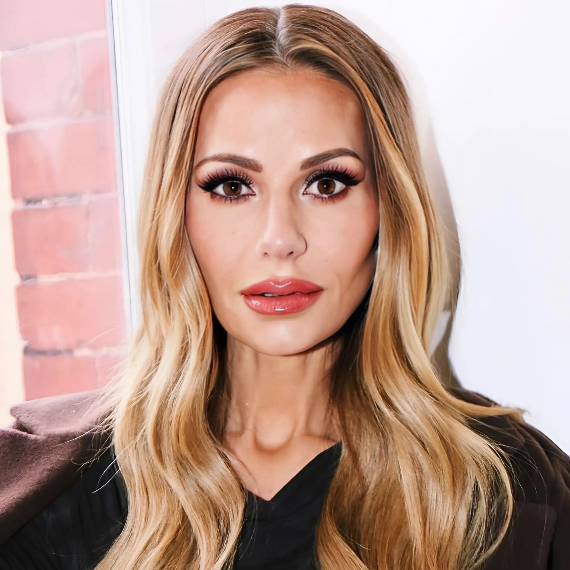"SHOCKING RHOBH! Dorit Kemsley Reveals Celebrity Spa Agrees to $300,000 Settlement – After Dorit Sues Spa for Spreading Nail-Eating Virus, and Fever!"