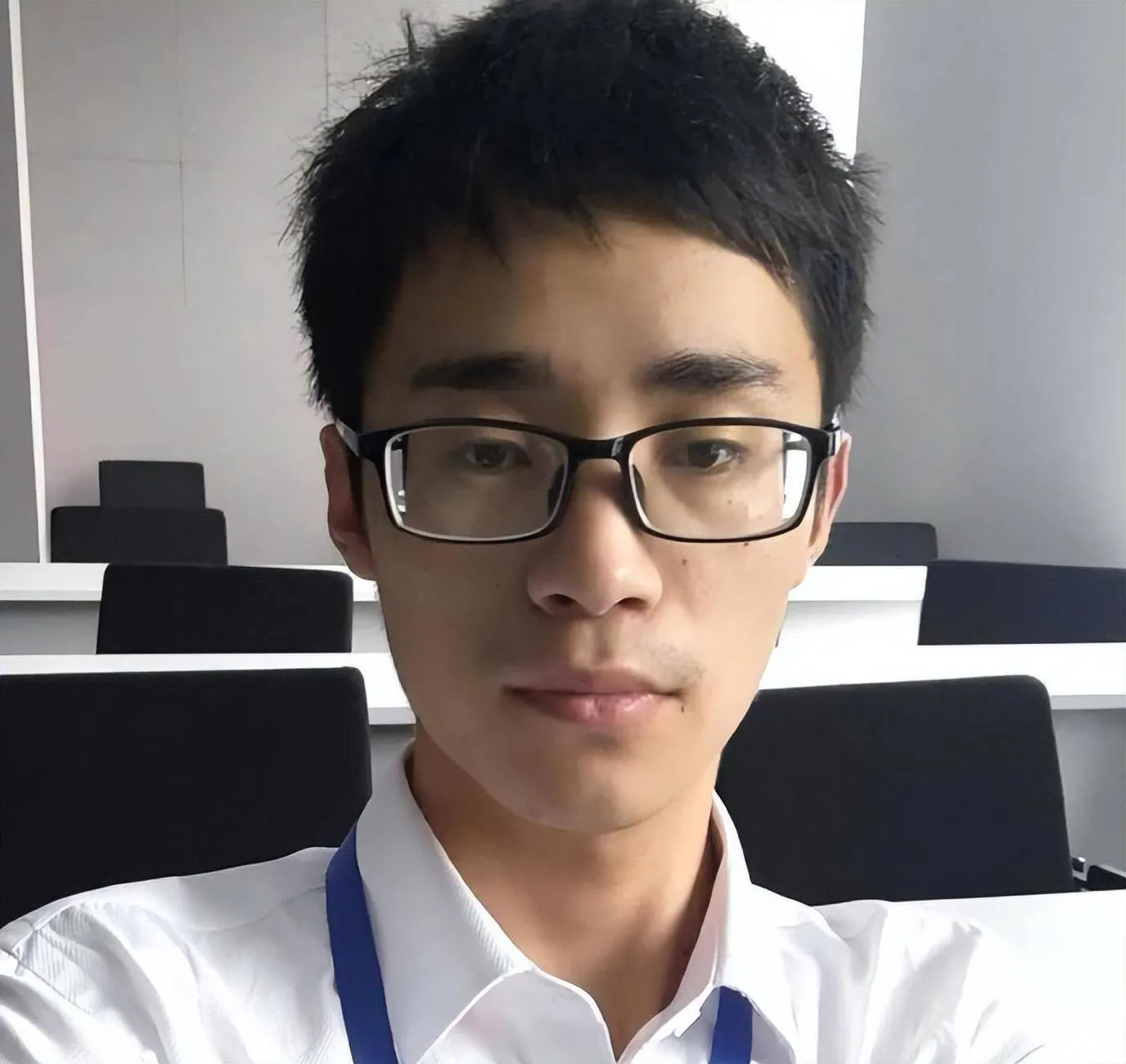 Nam sinh xuất sắc đ;ộ;t ng;ộ;t quadoi ở24, khi bố kiểm tra 5 thẻ ATM con để lại đã gục xuống bật khóc khi nhìn thấy số dư