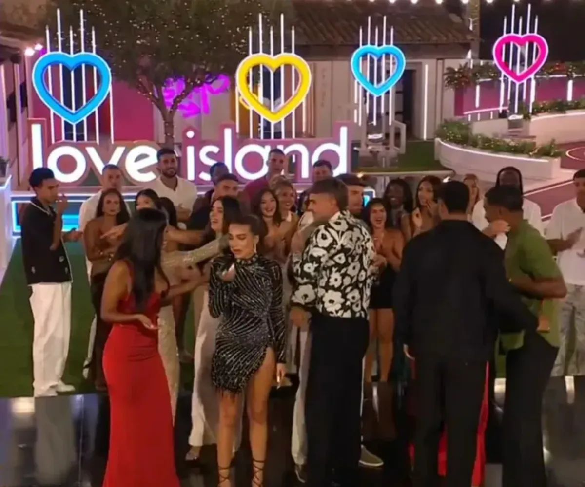 ‘He is FUMING!’ — Love Island fans spot bombshell’s icy ‘bitter face’ in the background as Toni and Cach are crowned winners… after months of villa feuds, fiery showdowns and brutal on‑screen clashes - suong