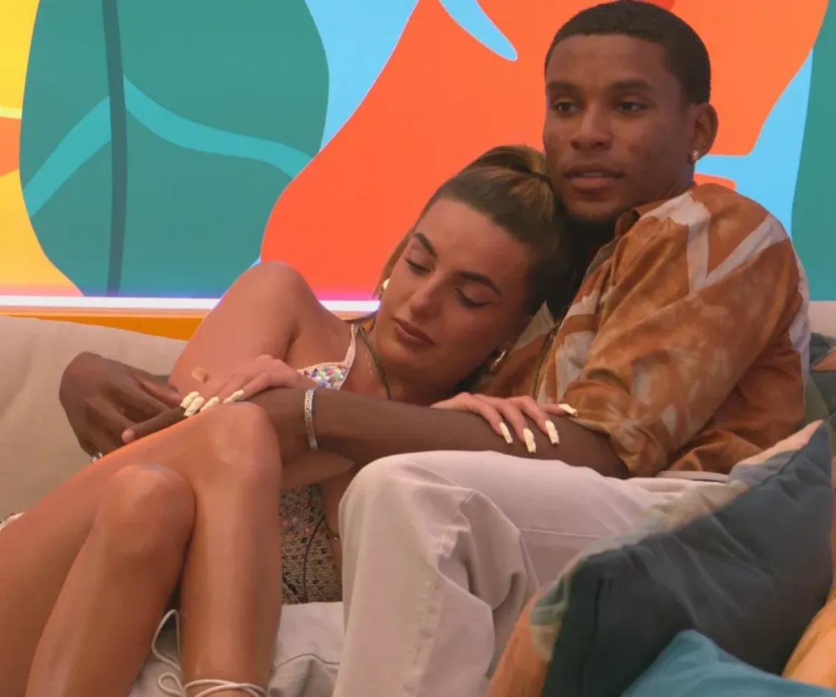 ‘Where have they gone?’ — Love Island winners Toni and Cach spark fan fears just days after £50k villa victory… as couple mysteriously ‘disappear’ from social media with no loved‑up posts or public updates - suong