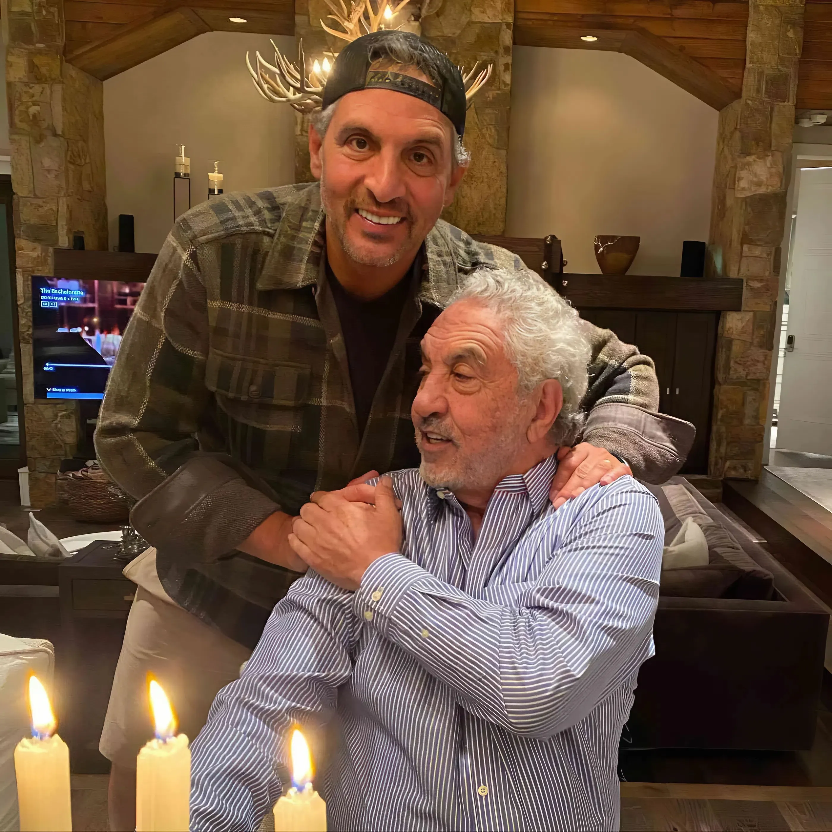breaking news mauricio umansky's father just suffered a health related attack, please pray for him, details in comments