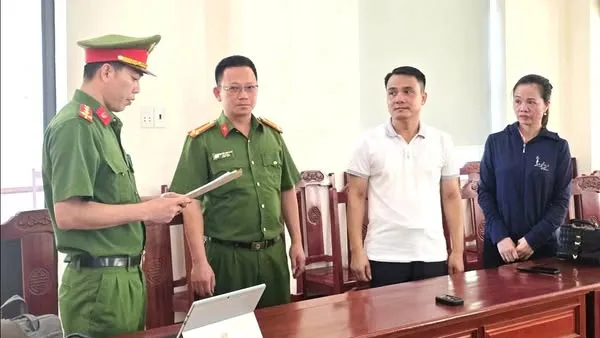 Thầy Hiệu trưởng Trường THPT Ngọc Lặc nâng 15 điểm, 'biến' một thí sinh từ trượt thành thủ khoa lớp 