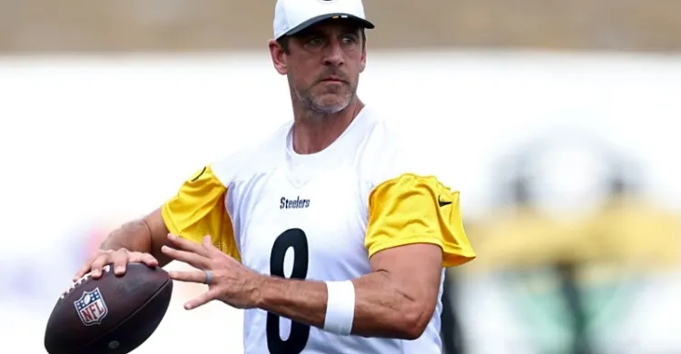 Aaron Rodgers Issues Stern Wake-Up Call to Steelers WR