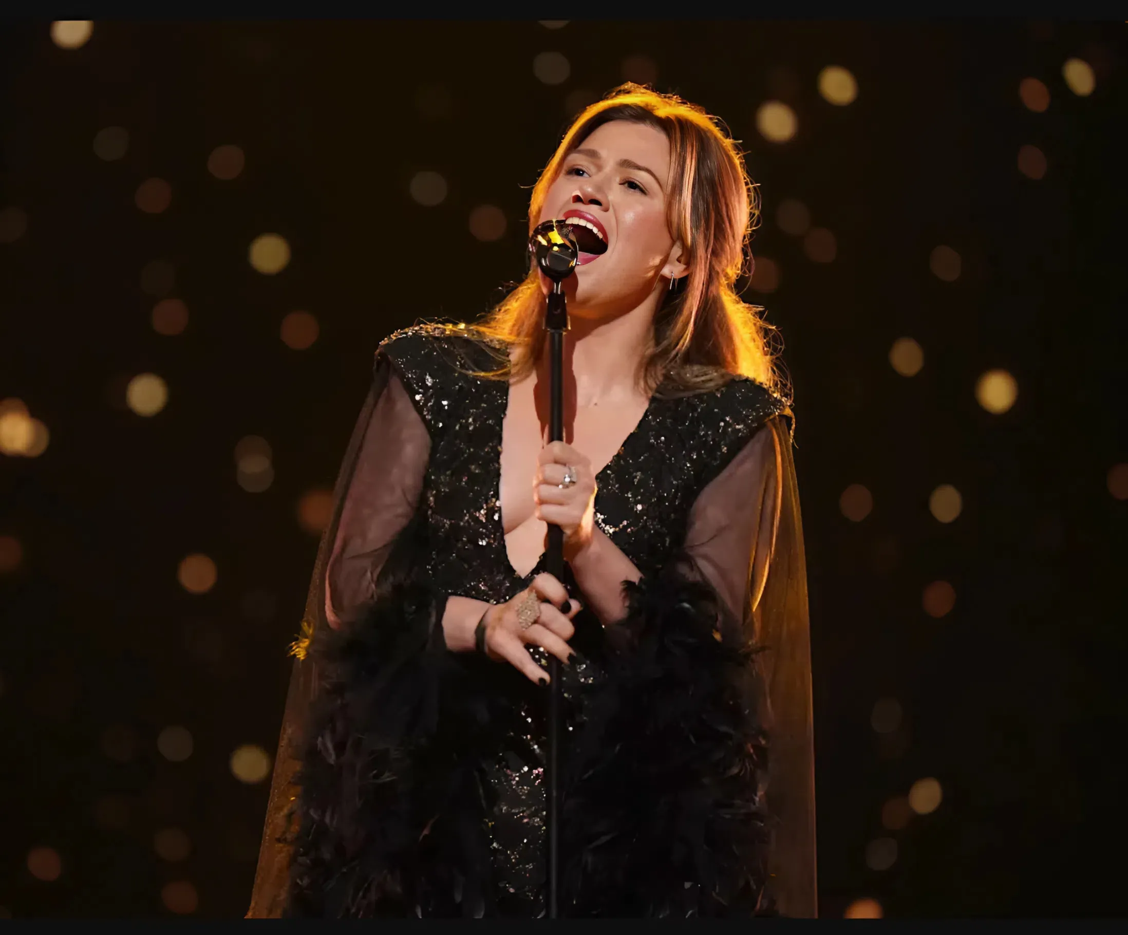 Fans React to Kelly Clarkson Canceling Vegas Shows