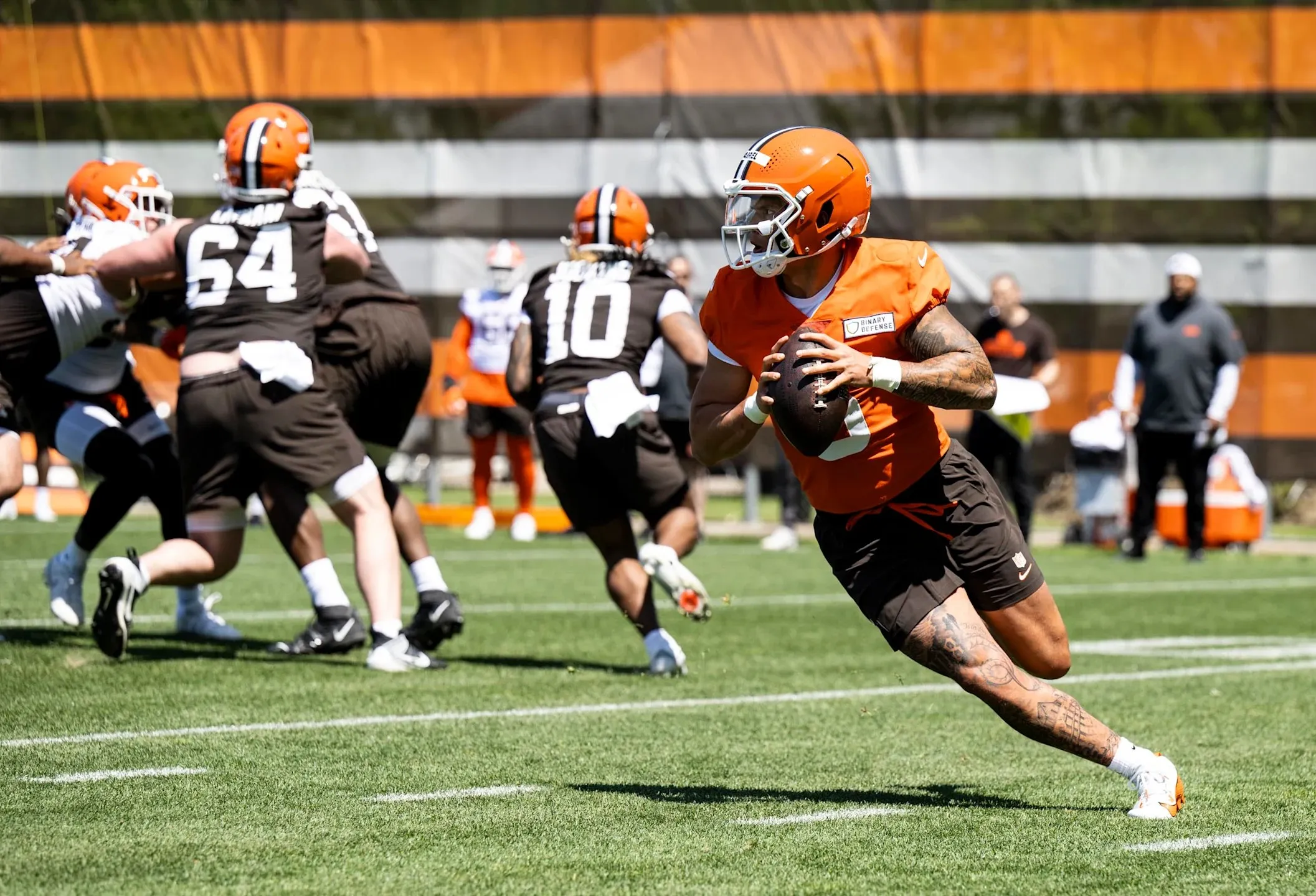 Browns Reject Trade Offers for Rookie QB as Quarterback Battle Heats Up