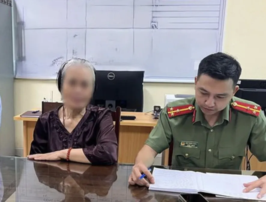 Bà cụ đến PGD VietinBank rút sổ tiết kiệm 450 triệu: Công an yêu cầu ngừng giao dịch gấp, phong toả tài khoản có liên quan