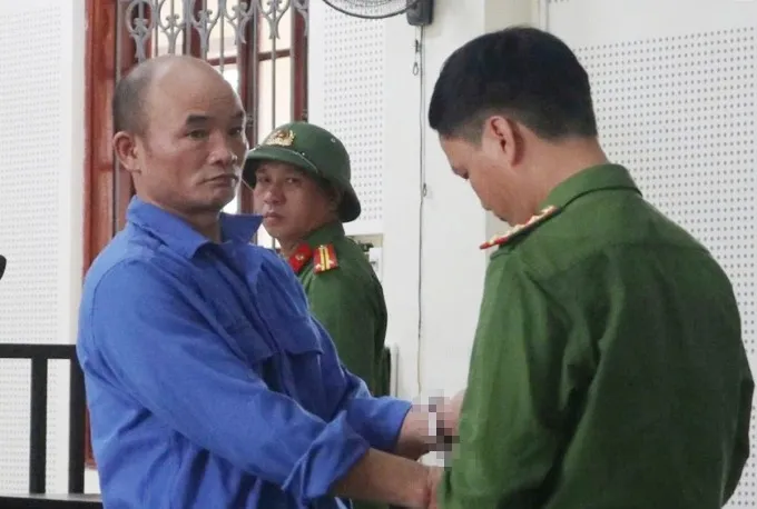 Người đàn ông truy sát hàng xóm vì bị chê hát dở: Nhận án tù, bồi thường hàng trăm triệu