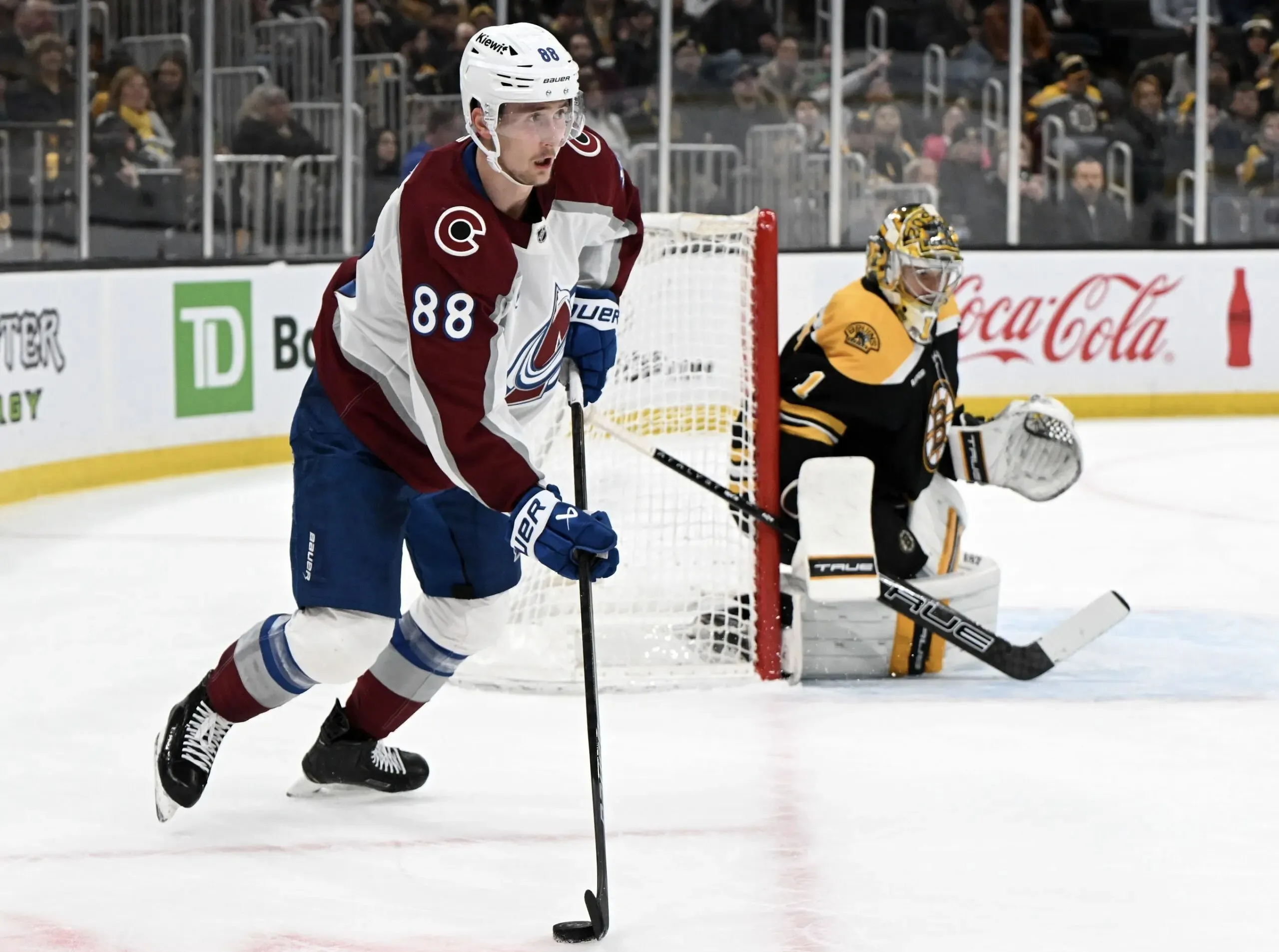 Bruins Add 28-Goal Scorer to Bolster Offense in New Trade Pitch