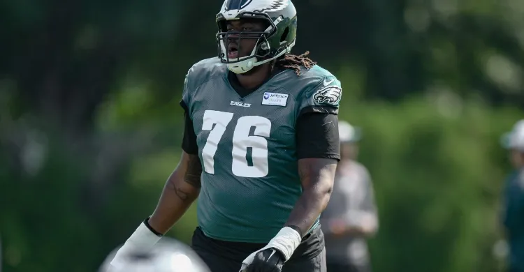 Eagles OL Kenyon Green carted off with an injury