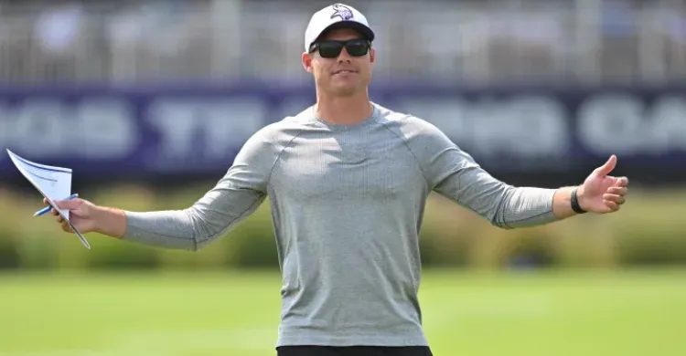 Vikings QB Competition Emerges Ahead of Texans Preseason Opener