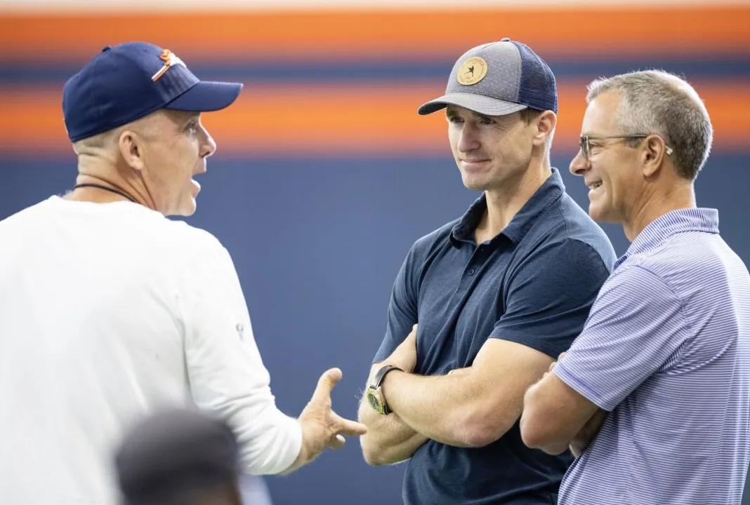 Drew Brees helps the Denver Broncos as co-head coach