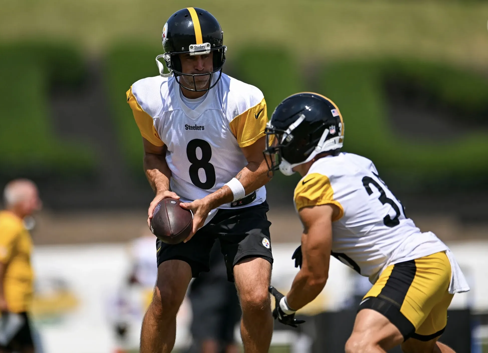 Steelers' Scotty Miller Admitted It's Surprising To See Aaron Rodgers Do What Fans Have Been Begging For
