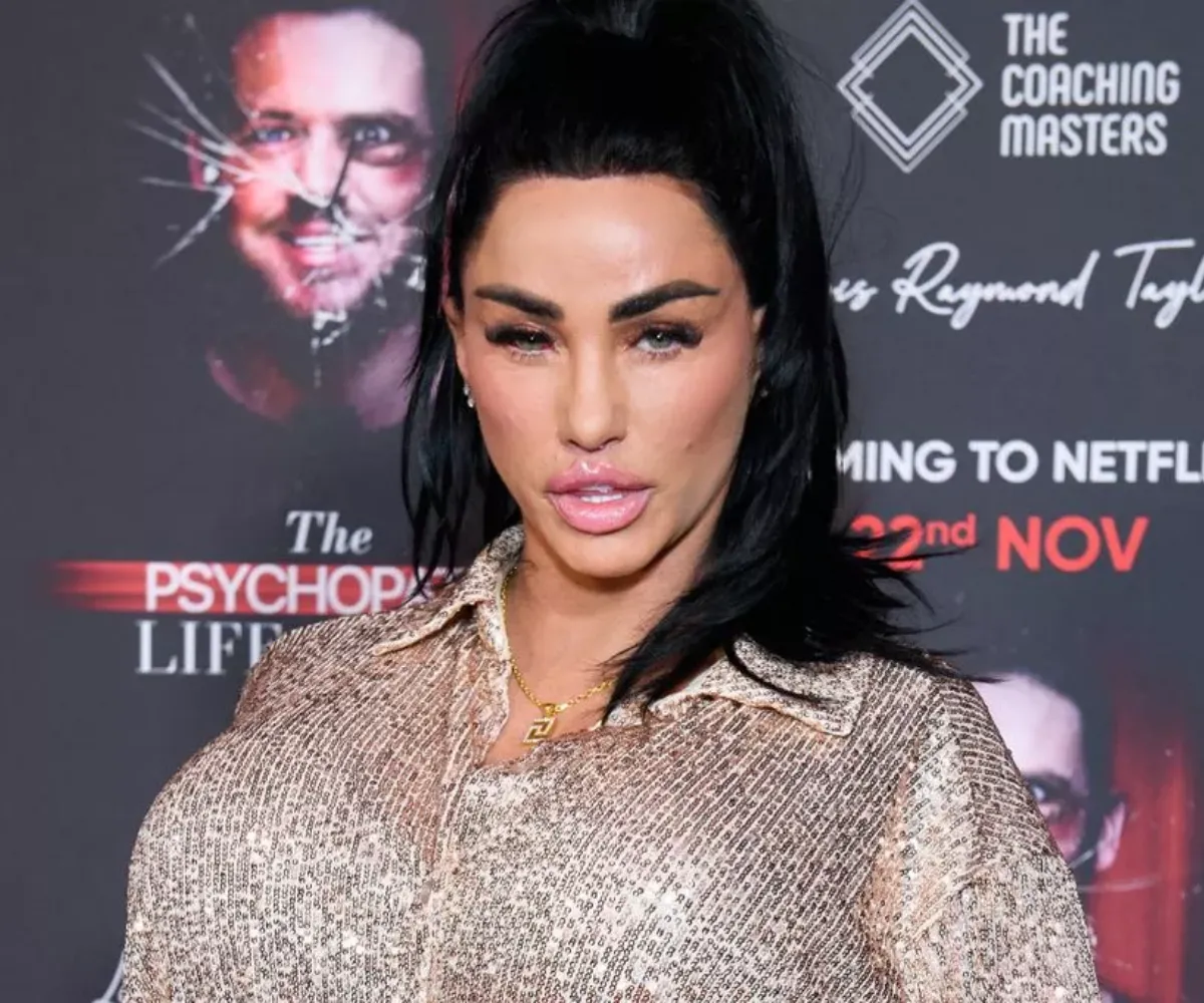 ‘Going down for surgery’ — Katie Price jets to Turkey for ANOTHER cosmetic operation as she poses in hospital gown… despite repeated pleas from fans and loved ones to quit her surgery ‘addiction’ - suong