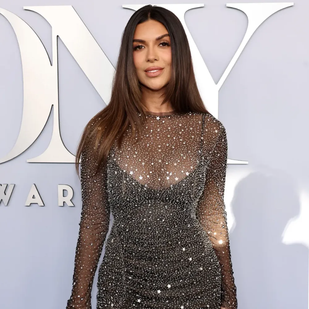 Love Island’s Ekin-Su Culculoglu buys £900k four-bed Essex mansion outright after making millions from TV and ad campaigns — and unleashes fiery ‘blood is boiling’ speech slamming men for ghosting and playing games...- suong