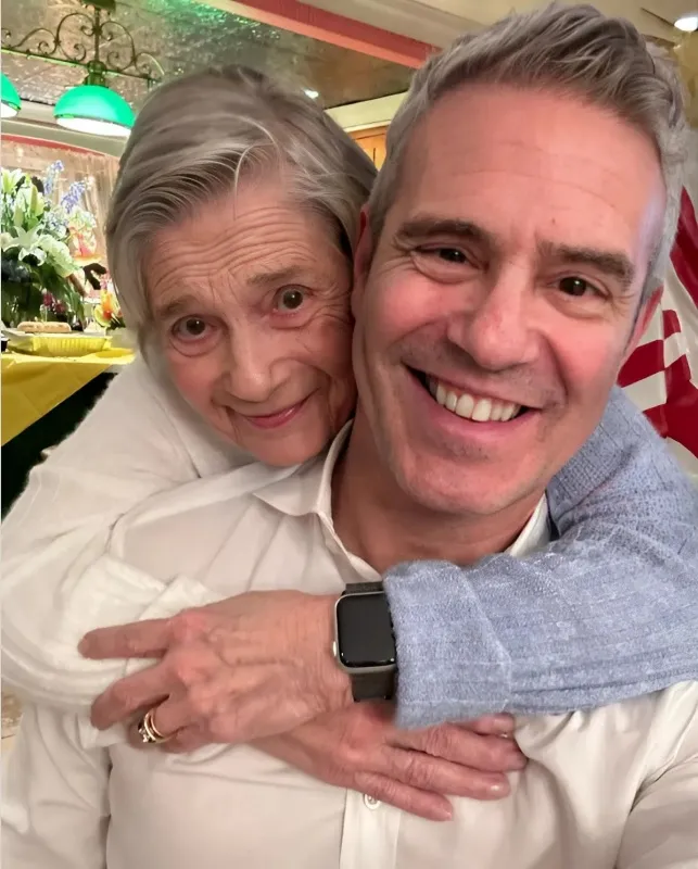 Andy Cohen's Heartwarming Hamptons Family Reunion: A Joyful Gathering with a Special Surprise - 'Parents Are in Town!' - lulu