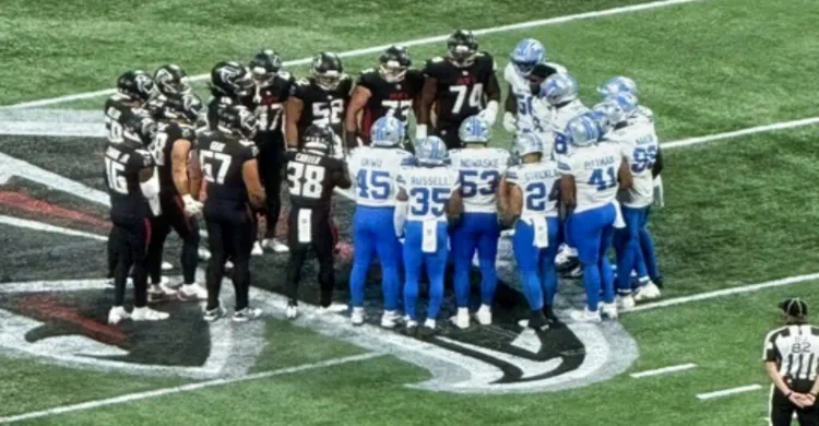 VIDEO: Detroit Lions Star Rushed Away In Ambulance After Suffering Horrifying Injury vs. Falcons, Players Gather To Pray