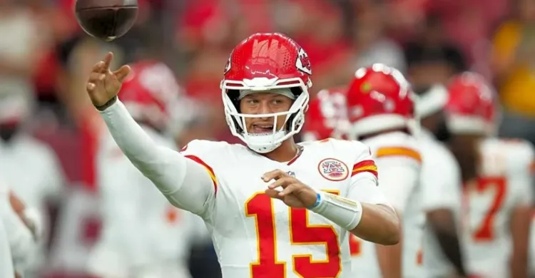 Patrick Mahomes Goes 'One And Done' in Chiefs' 20-17 Loss in Preseason Opener vs. Cardinals