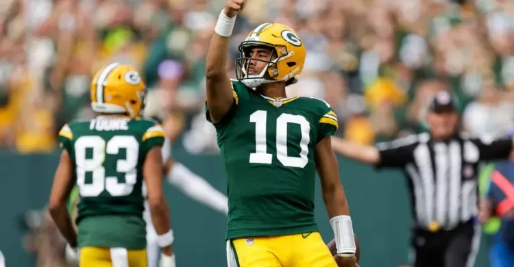 Green Bay’s $220 Million Star Downplays Packers QB’s Throwing Only 84 Yards