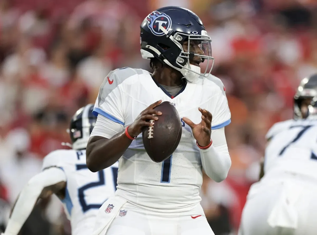 Titans Fans Pivot Toward Shedeur Sanders After Cam Ward’s Shaky Start